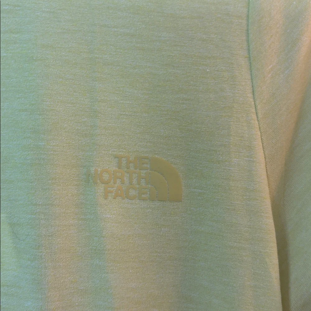 ⭐️The North Face Size Medium Green Twist Back Activewear Top - Picture 4 of 7